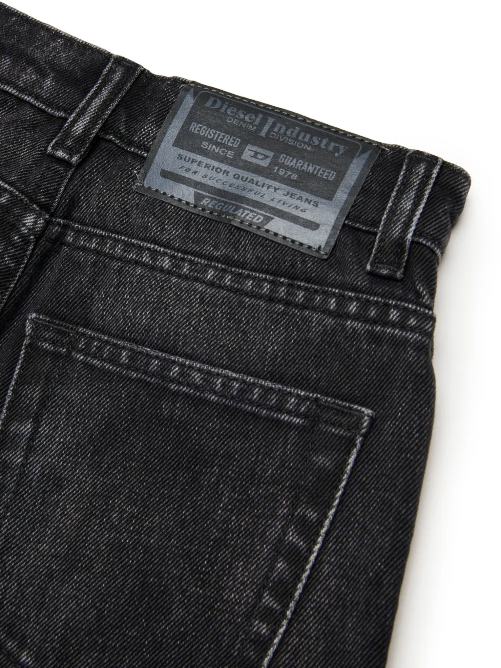 Diesel jeans gamba larga Argjx in denim rigido lavaggio nero